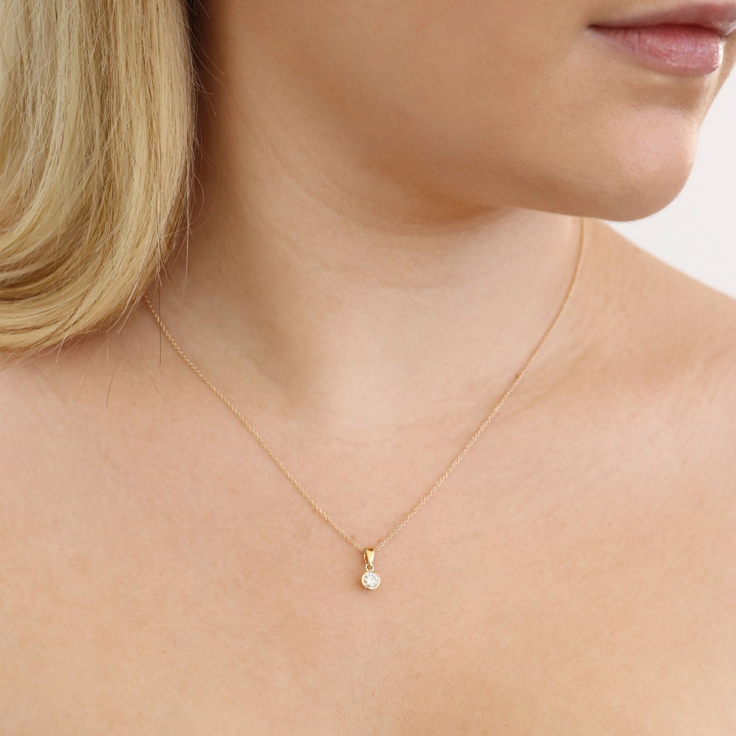 Diamond Solitaire Pendant with 0.25ct Diamonds in 18K Yellow Gold - 18YBP25 - Image 2