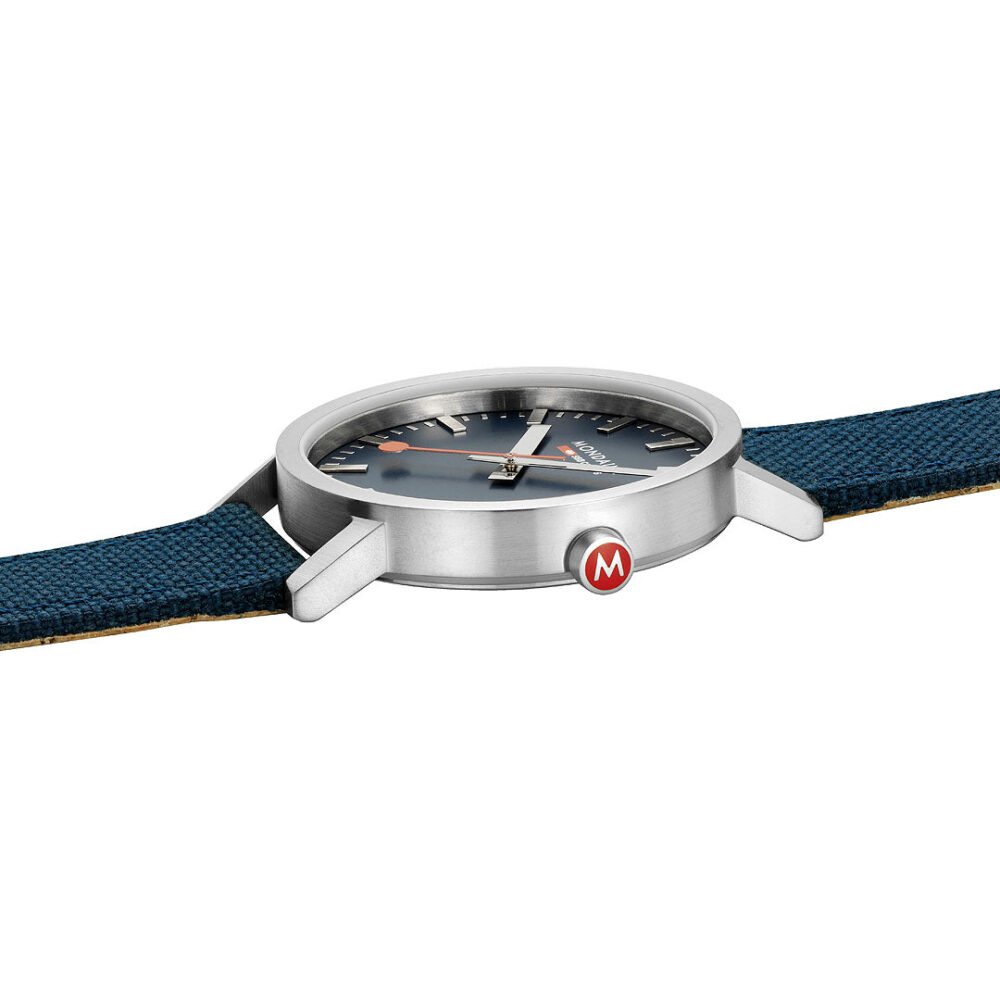 Mondaine Official Swiss Railways Classic Deep Blue 40mm Watch - Image 4