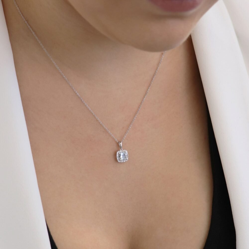 Aquamarine Pendant with 0.08ct Diamonds in 9K White Gold - Image 2