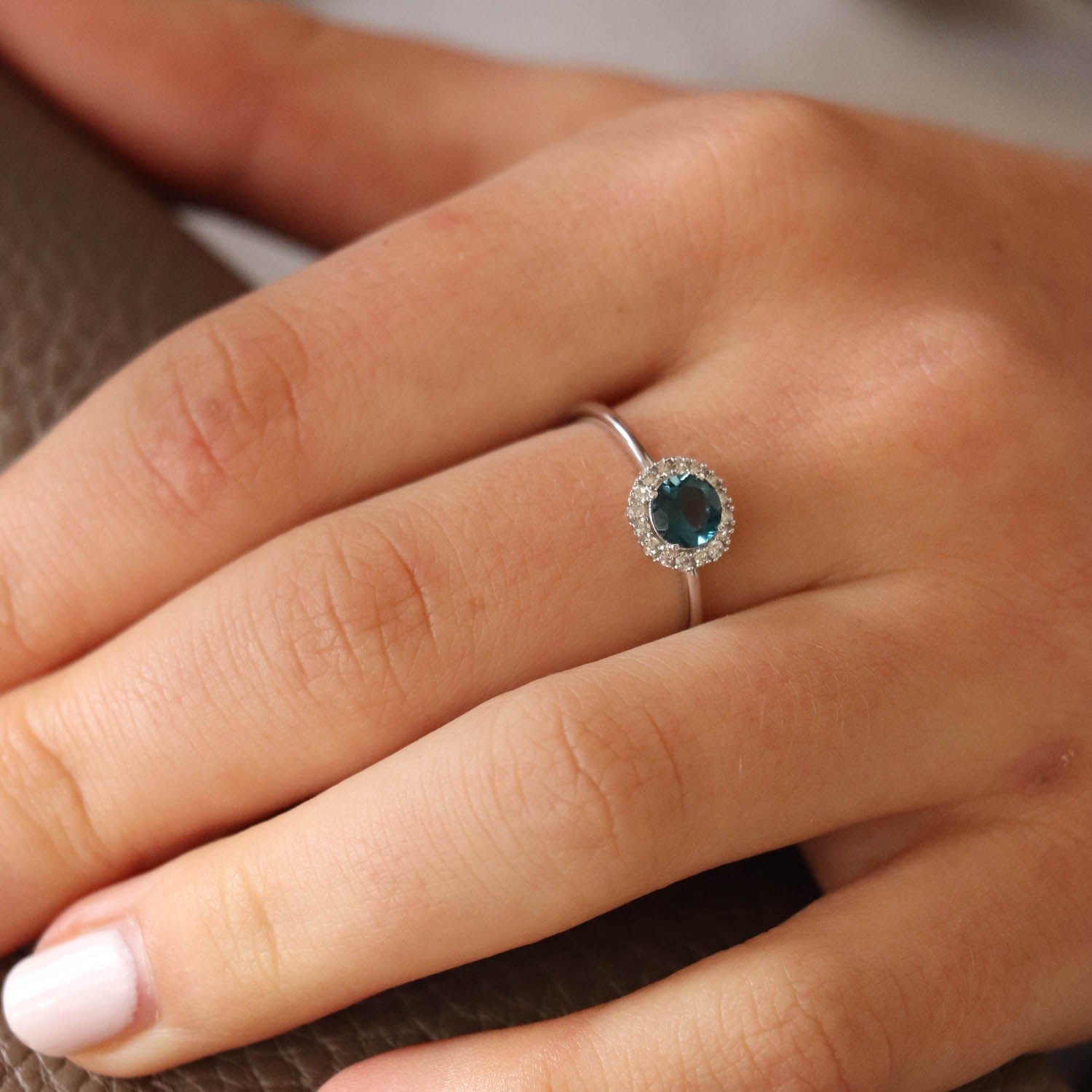 London Blue Topaz Ring with 0.10ct Diamonds in 9K White Gold - Image 2