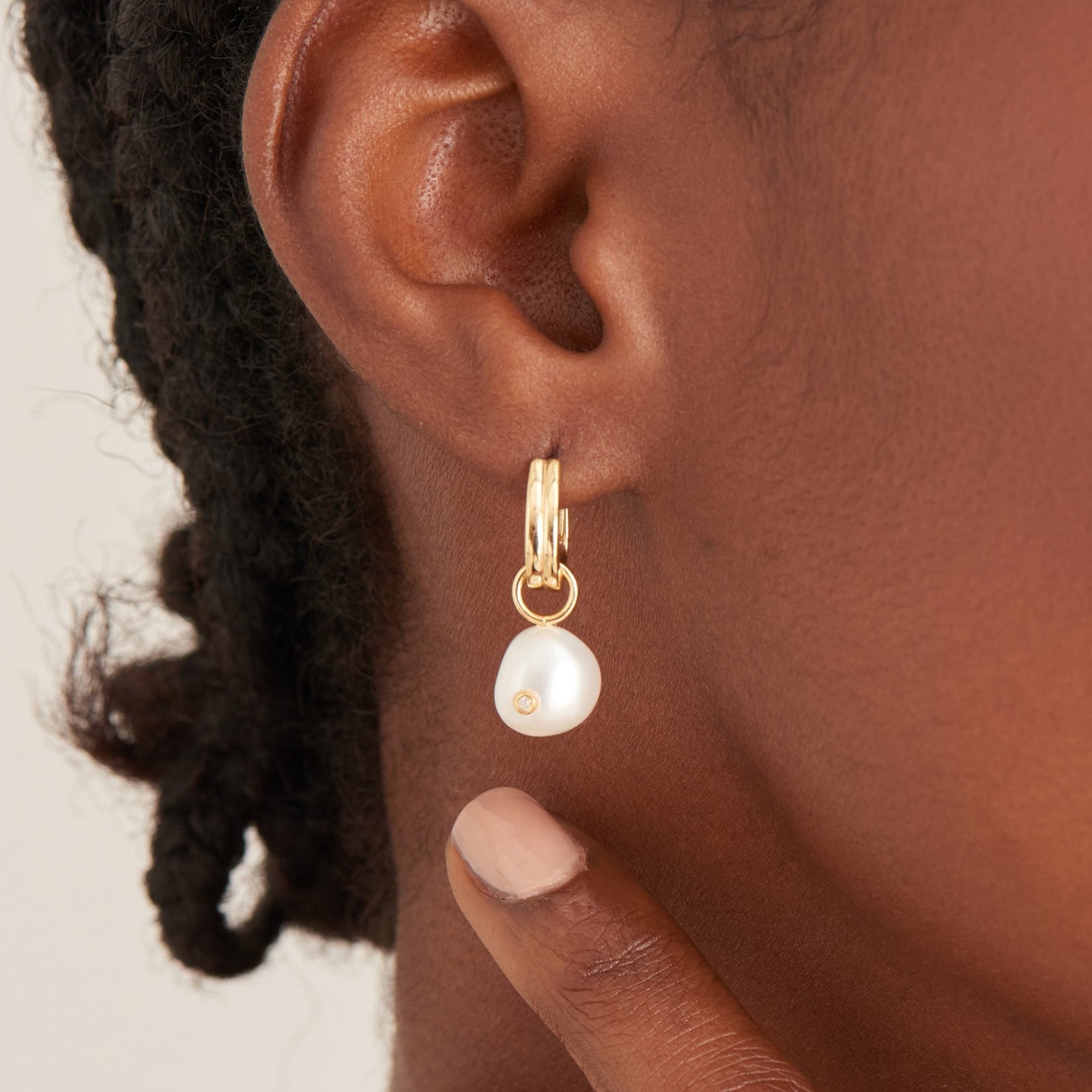 Ania Haie Gold Pearl Drop Sparkle Huggie Hoop Earrings - Image 2