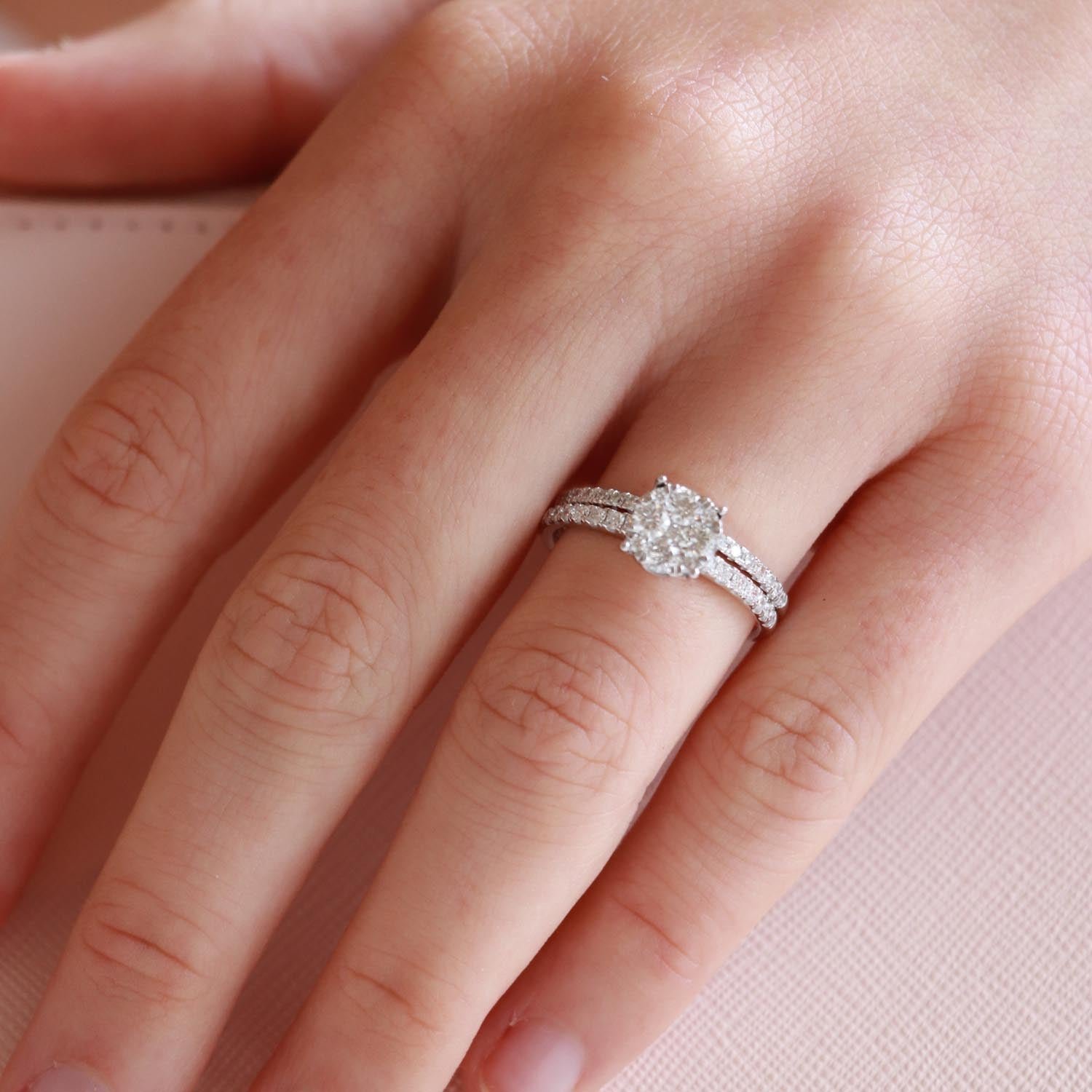 Engagement & Wedding Ring Set with 0.73ct Diamonds in 9K White Gold - Image 2